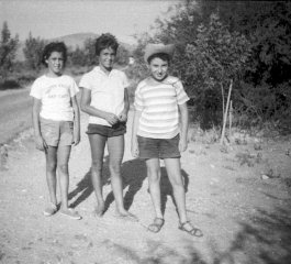 Dorit, jej siostra i ja Kibuc Merhavia