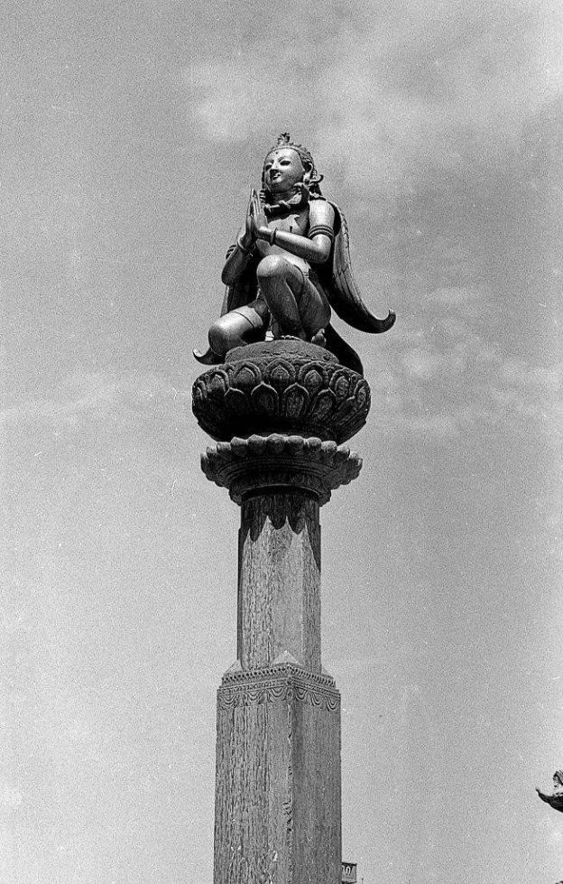 posąg w okolicy stupy Bodhnath